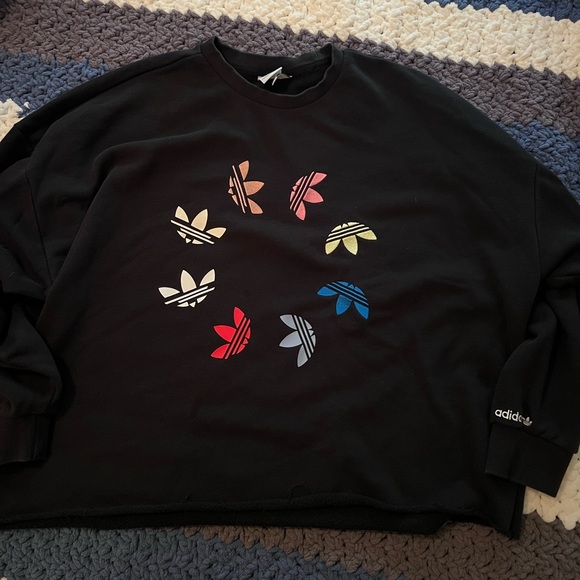 Oversized Adidas Sweater - Picture 6 of 6